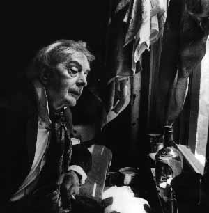 Quentin Crisp: Quentin bedroom pic